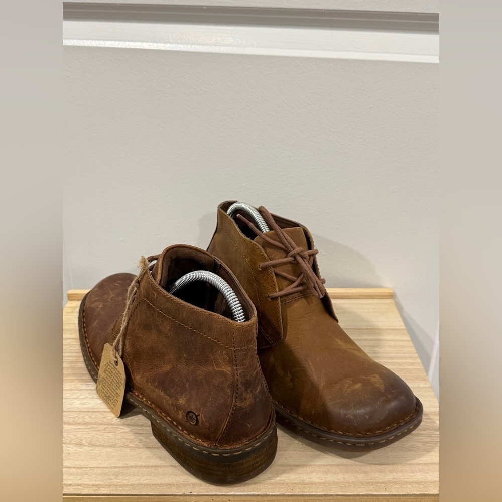 Born Leather Chukka Boots Men’s 9M Brown Distressed Lace Up Comfort NWT - Picture 3 of 6
